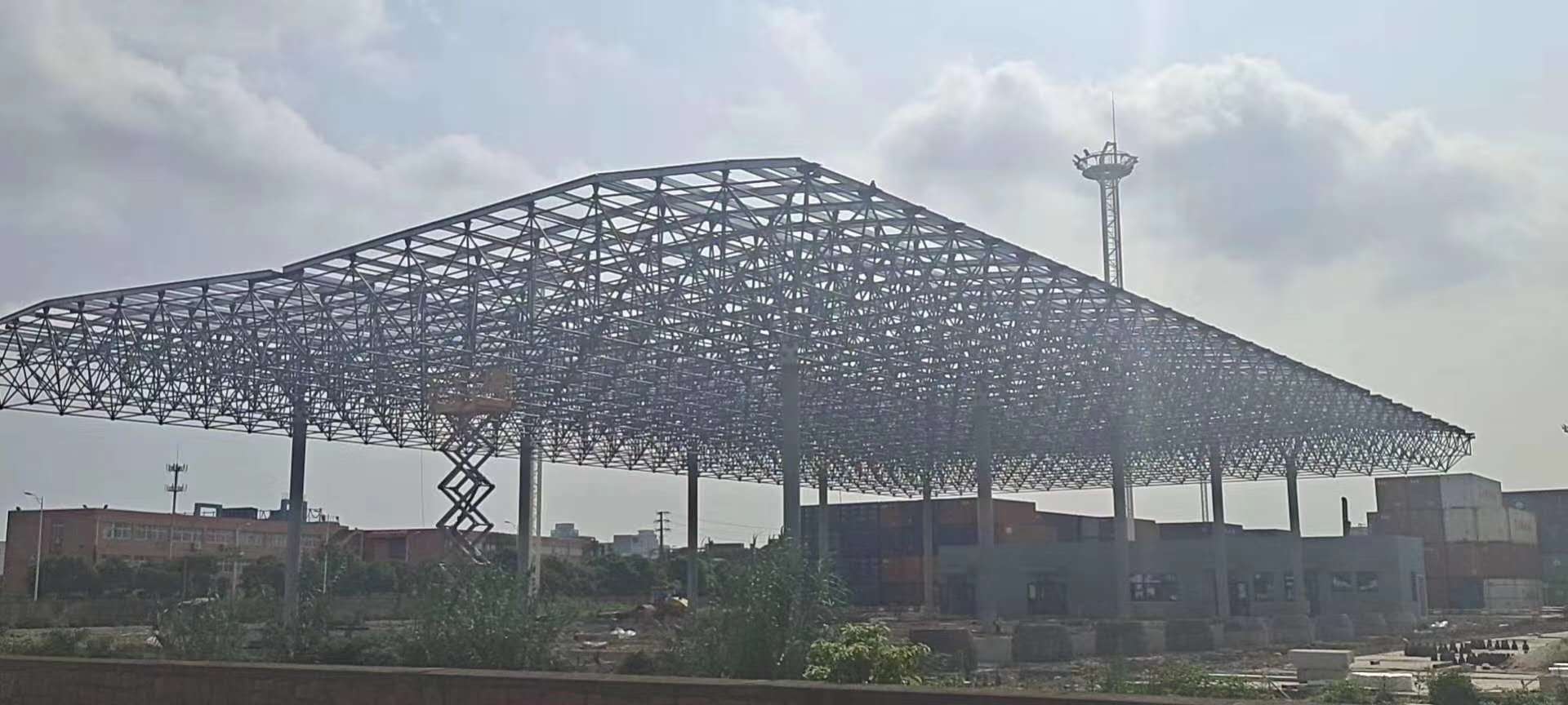 ��ɽ����